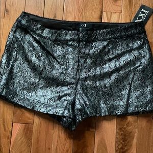 Forever 21 Sliver/Black Short